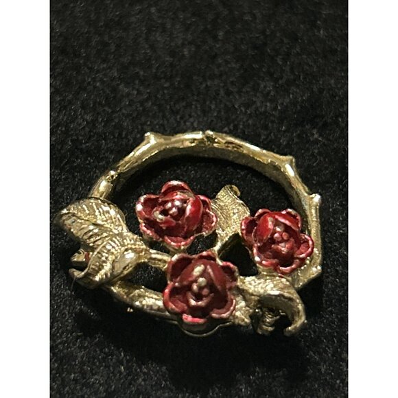 Vintage Gerrys Gold-Tone Circle Pin W/ Red Enamel Roses & Leaves - Picture 2 of 7